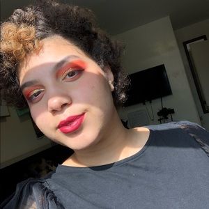 Meet your Posher, Leonely